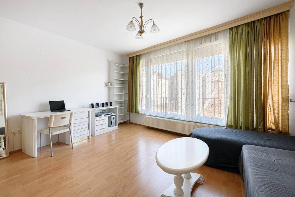 Lovely Apartment In City Centre For 4 Guests Budapeszt Zewnętrze zdjęcie